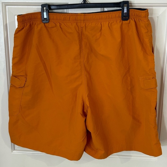 LL Bean Men’s XL Mesh Lined Cargo Swim Shorts - Picture 3 of 8